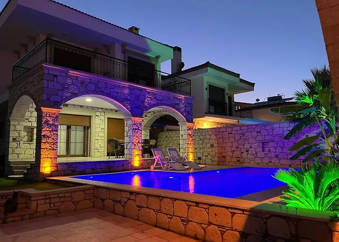 Reisdere Kiralik Havuzlu * Кешме