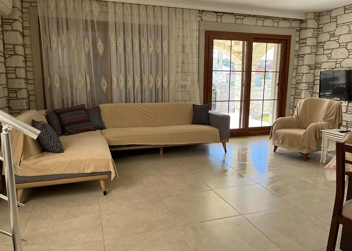 Вилла Reisdere Kiralik Havuzlu *