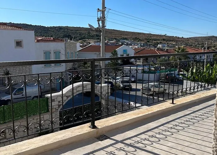 Reisdere Kiralik Havuzlu * Кешме