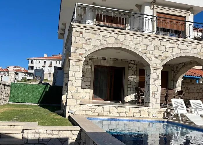 Вилла Reisdere Kiralik Havuzlu