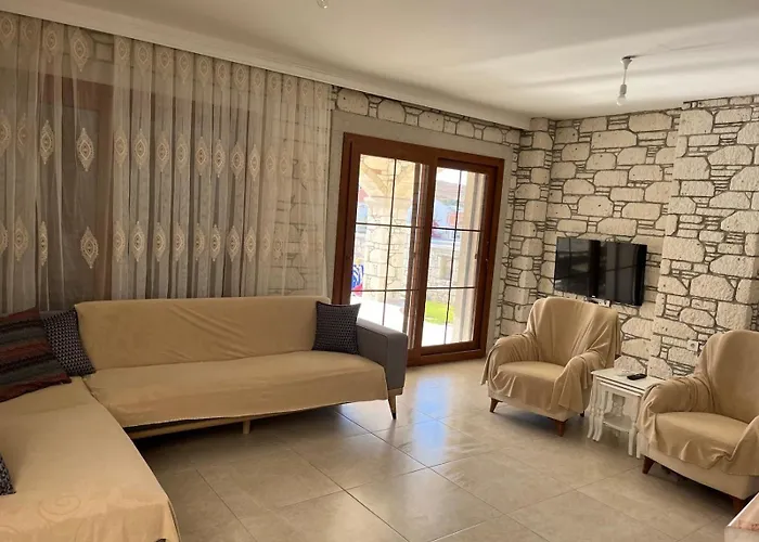 Вилла Reisdere Kiralik Havuzlu *