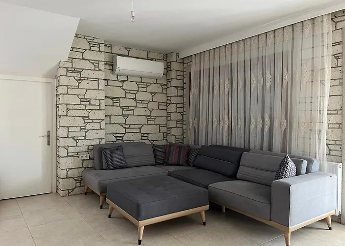 Reisdere Kiralik Havuzlu Villa Çeşme