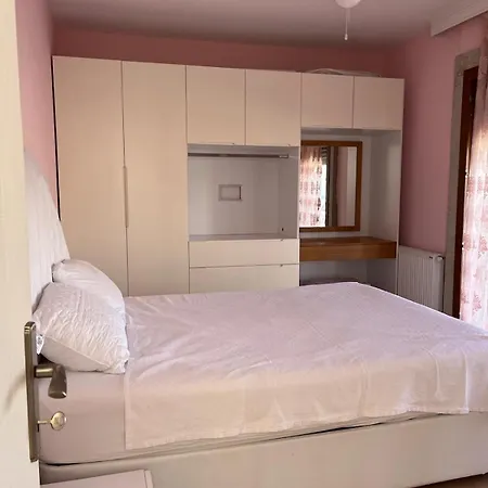 Reisdere Kiralik Havuzlu Çeşme