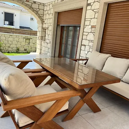 Reisdere Kiralik Havuzlu Çeşme