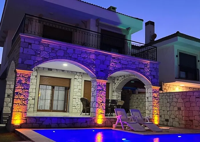 Villa Reisdere Kiralik Havuzlu *