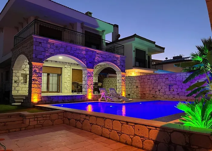 Villa Reisdere Kiralik Havuzlu *