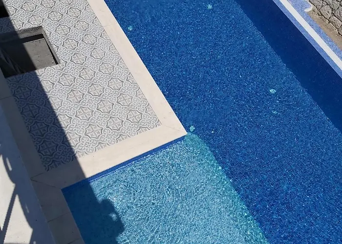 Reisdere Kiralik Havuzlu Villa *